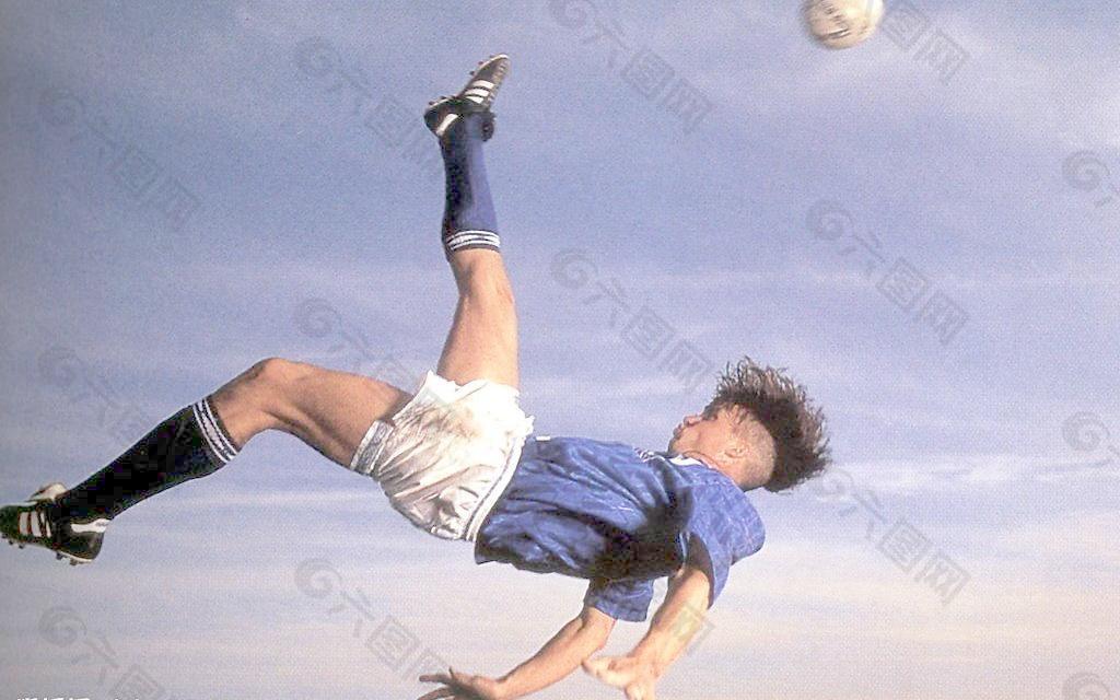 过引入一个 过引入一个